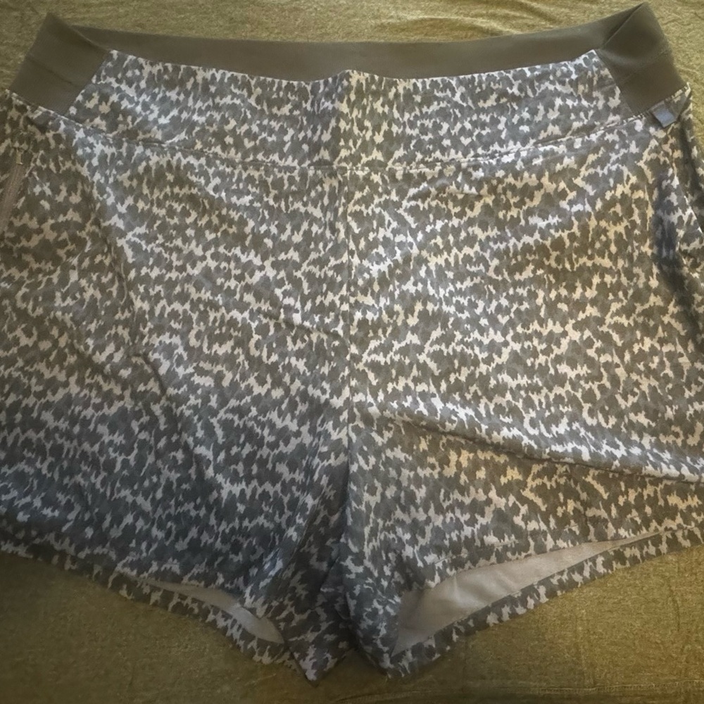 Athleta- Black and Gray Patterned Shorts